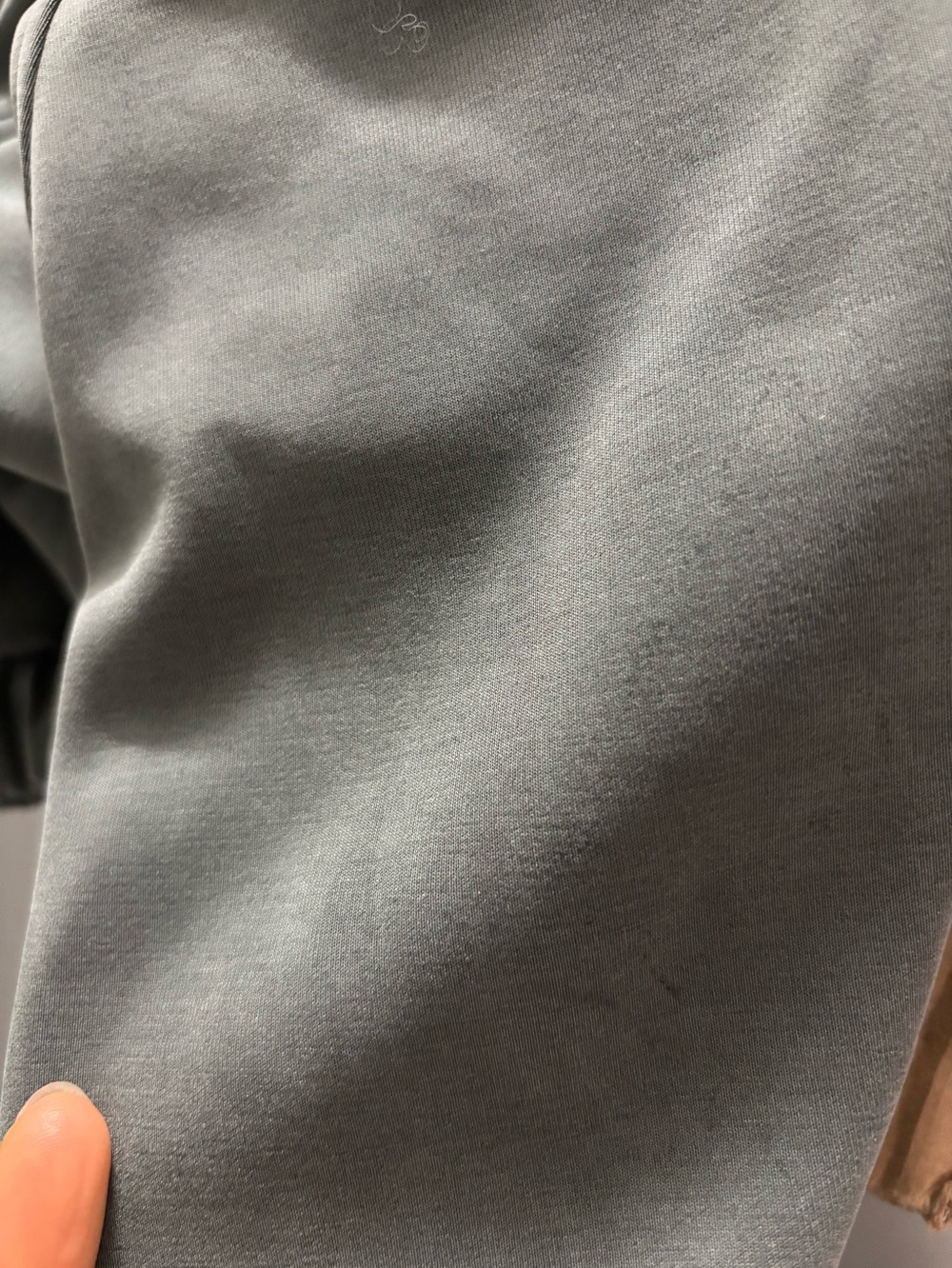 Lululemon Cinch waist Softstreme zip jacket - Picture 8 of 8